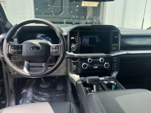 Used 2025 Ford F150 Lariat AWD/4WD image 13