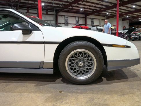 Used 1987 Pontiac Fiero GT RWD image 11