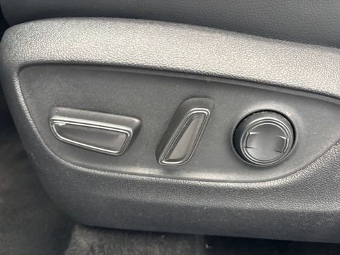 Used 2025 Toyota Highlander XSE AWD/4WD image 22