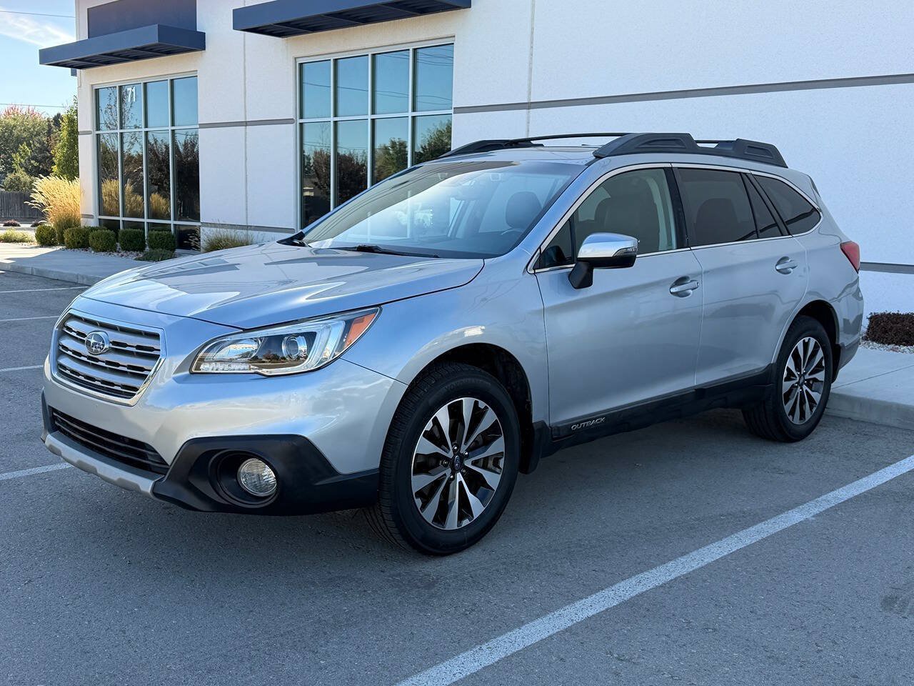 Used 2017 Subaru Outback 2.5i Limited AWD/4WD image 6
