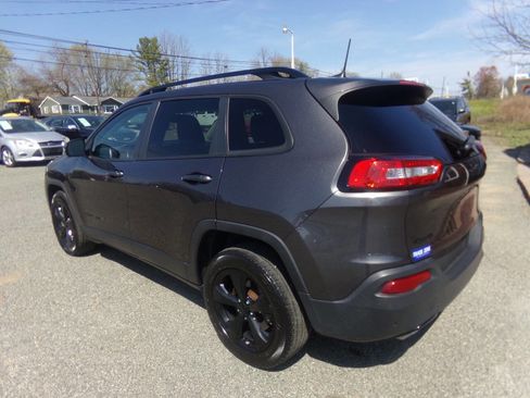 Used 2017 Jeep Cherokee High Altitude image 11