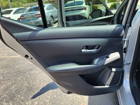 Used 2023 Nissan Sentra SV FWD image 9