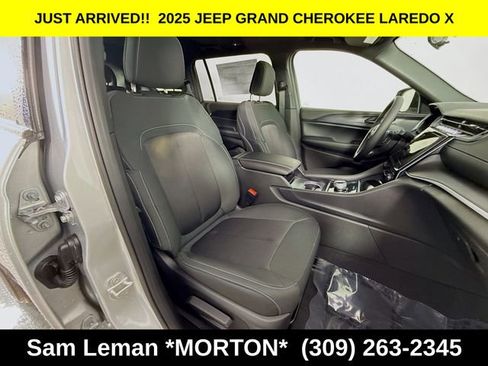 New 2025 Jeep Grand Cherokee L Laredo image 28