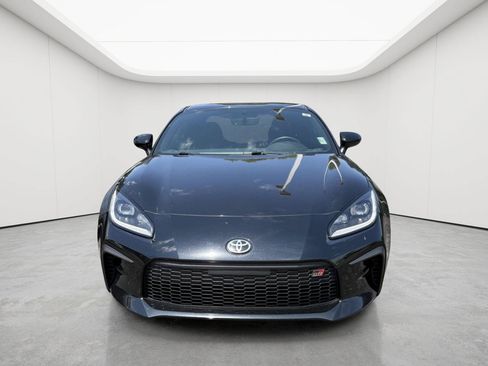 Used 2023 Toyota GR86 Premium RWD image 2