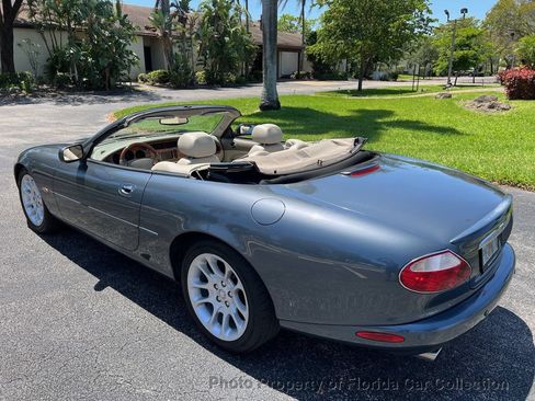 Used 2001 Jaguar XKR Convertible RWD image 3