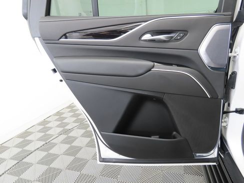 Used 2021 Cadillac Escalade Sport w/ Driver Assist Tech Package image 24