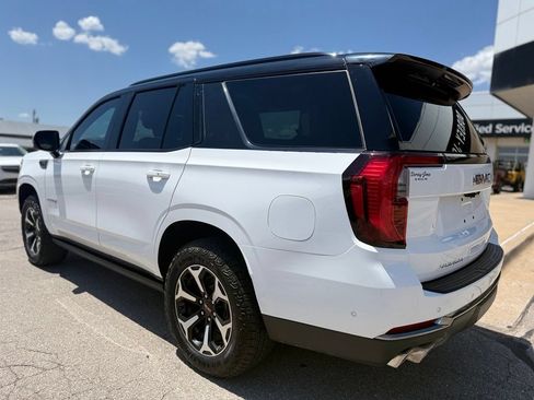 Used 2025 GMC Yukon AT4 w/ AT4 Premium Plus Package AWD/4WD image 5