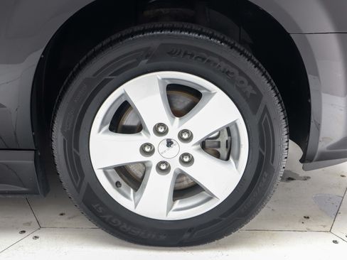 Used 2013 Dodge Grand Caravan SE FWD image 28