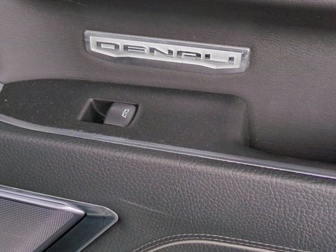 Used 2025 GMC Sierra 1500 Denali w/ Denali Carbonpro Edition AWD/4WD image 21