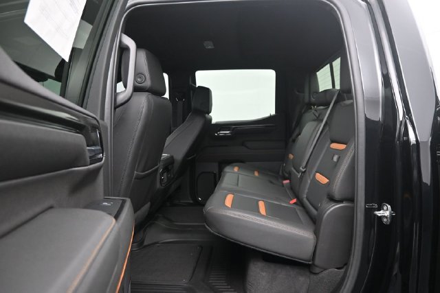 Used 2024 GMC Sierra 1500 AT4 w/ Technology Package AWD/4WD image 11