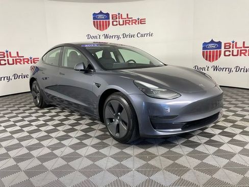 Used 2023 Tesla Model 3 Standard Range image 1