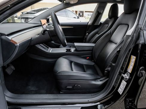 Used 2023 Tesla Model 3 Standard Range image 3