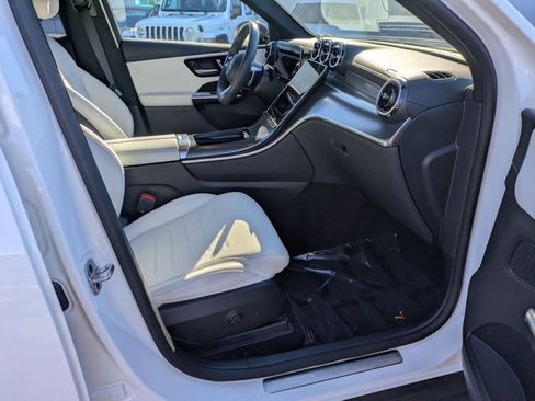 Certified 2025 Mercedes-Benz GLC 300 image 20