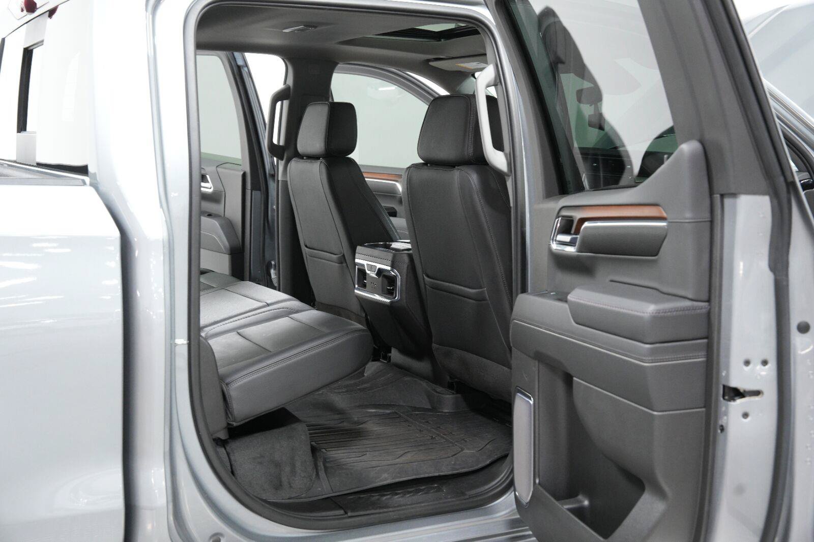 Certified 2024 GMC Sierra 1500 Denali w/ Denali Reserve Package AWD/4WD image 15