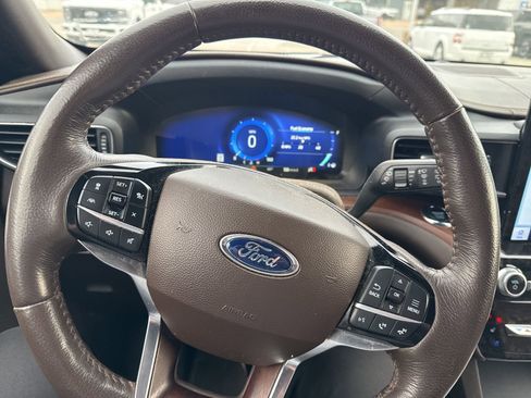 Used 2022 Ford Explorer King Ranch w/ Class IV Trailer Tow Package image 12