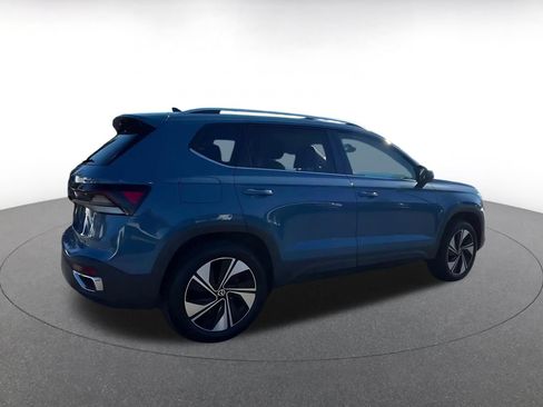 Used 2026 Volkswagen Taos SE AWD/4WD image 11