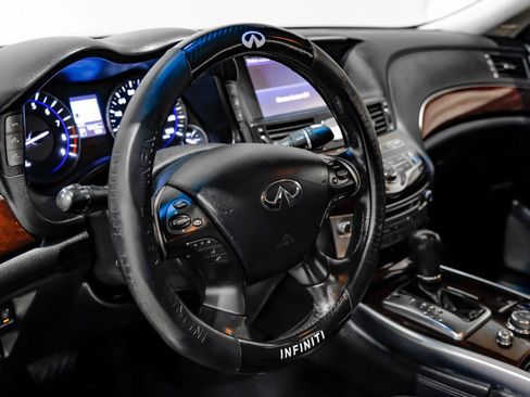 Used 2015 INFINITI Q70 L 3.7 w/ Technology Package image 23