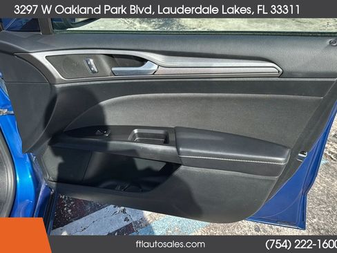 Used 2017 Ford Fusion SE FWD image 34