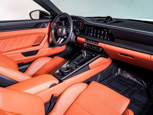 Certified 2025 Porsche 911 Carrera GTS image 15