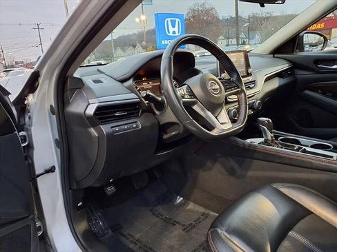 Used 2023 Nissan Altima 2.5 SR FWD image 17