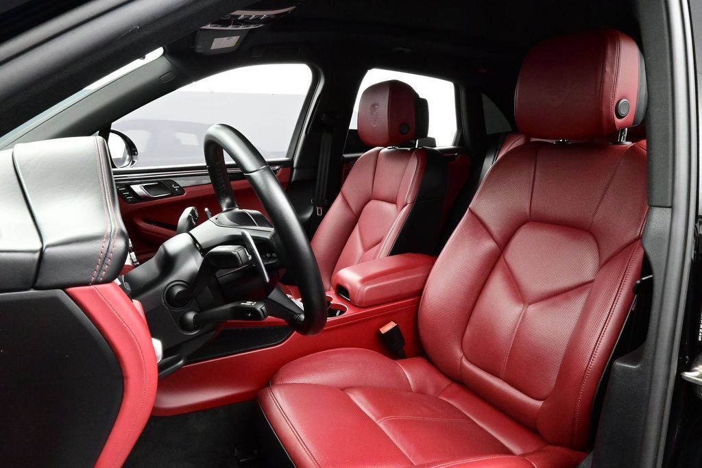 Certified 2023 Porsche Macan S AWD/4WD image 5