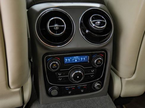Used 2012 Jaguar XJ L image 36
