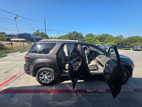 Used 2014 GMC Acadia SLT FWD image 34