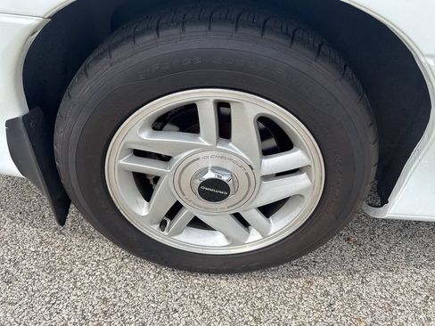 Used 1994 Chevrolet Camaro Z28 RWD image 24