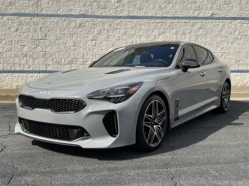 Used 2022 Kia Stinger GT1 image 3