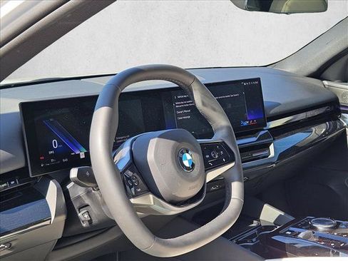 Used 2024 BMW 530i w/ Convenience Package RWD image 12