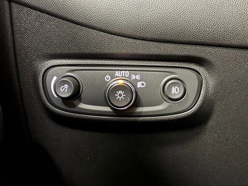 Used 2021 Chevrolet Equinox LT image 12