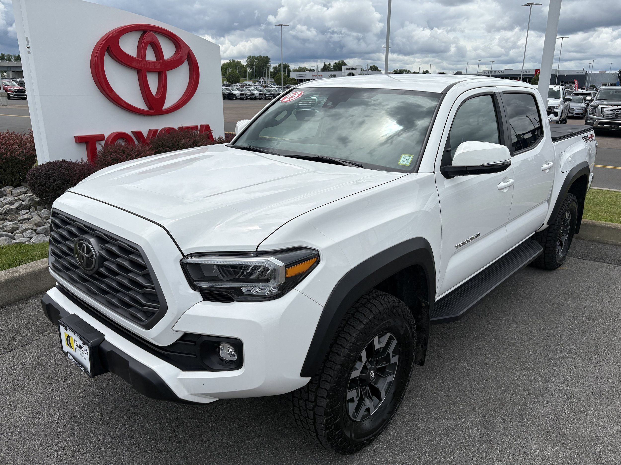 Used 2023 Toyota Tacoma TRD Off-Road AWD/4WD image 1