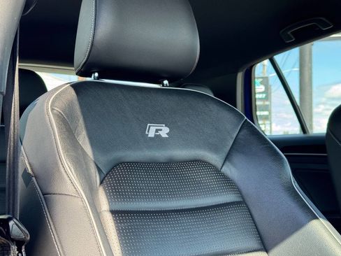 Used 2018 Volkswagen Golf R 4-Door image 21