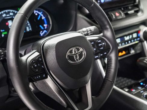 Used 2025 Toyota RAV4 XLE Premium w/ Weather Package AWD/4WD image 21