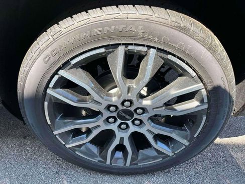 New 2026 GMC Acadia Denali Ultimate w/ LPO, Floor Liner Package image 11