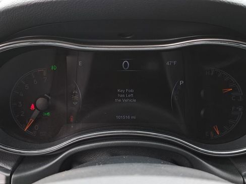 Used 2020 Jeep Grand Cherokee Laredo AWD/4WD image 21