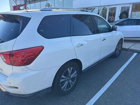 Used 2018 Nissan Pathfinder SL w/ Cargo Package image 3