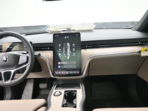 New 2025 Volvo EX90 Ultra image 24