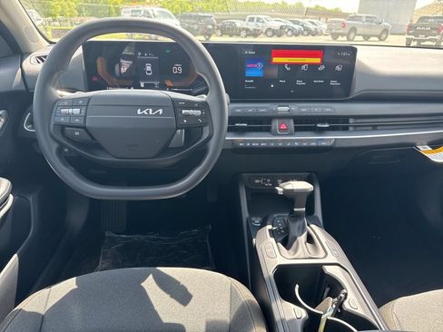 New 2026 Kia K4 FWD image 4