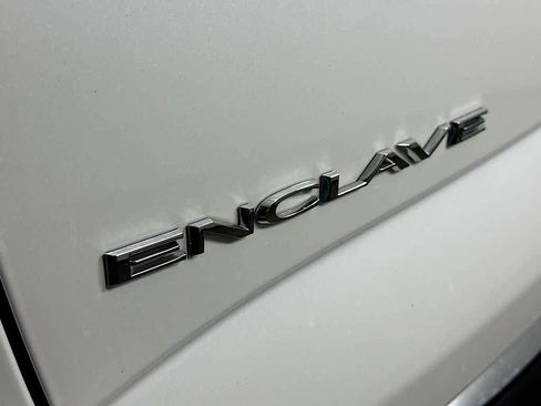 Used 2023 Buick Enclave Essence w/ Sport Touring Edition image 7