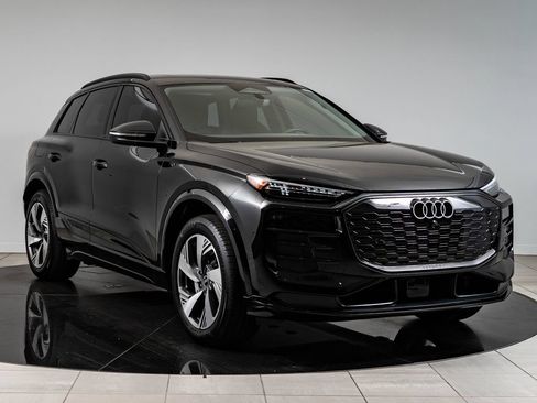 Used 2025 Audi Q6 e-tron Premium Plus w/ Premium Plus AWD/4WD image 12