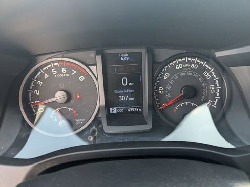 Used 2020 Toyota Tacoma SR w/ SR Convenience Package image 18