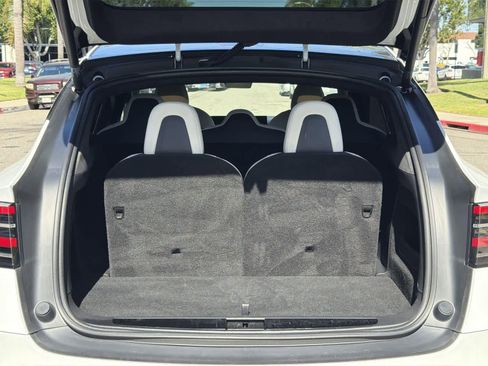 Used 2024 Tesla Model X image 31