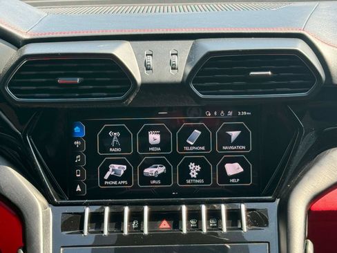 Used 2021 Lamborghini Urus AWD/4WD image 34