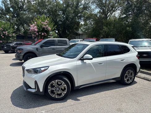 Used 2025 BMW X1 xDrive28i AWD/4WD image 3