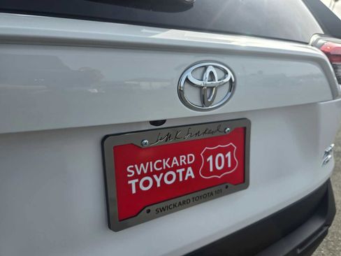 Used 2025 Toyota RAV4 XLE image 16