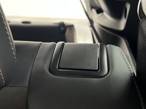 Used 2025 Mitsubishi Outlander SE AWD/4WD image 19