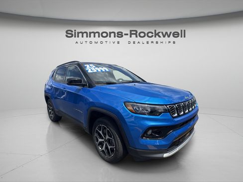 Used 2025 Jeep Compass Limited AWD/4WD image 5