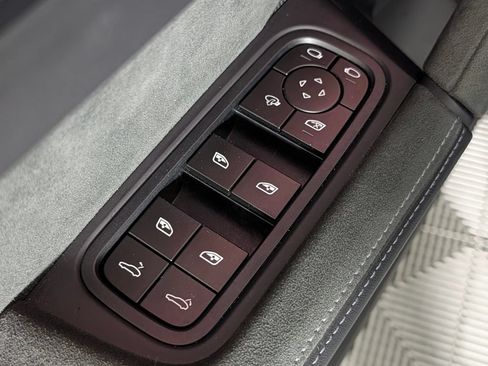 Certified 2024 Porsche Cayenne Turbo GT AWD/4WD image 27