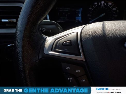 Used 2020 Ford Fusion SE image 15